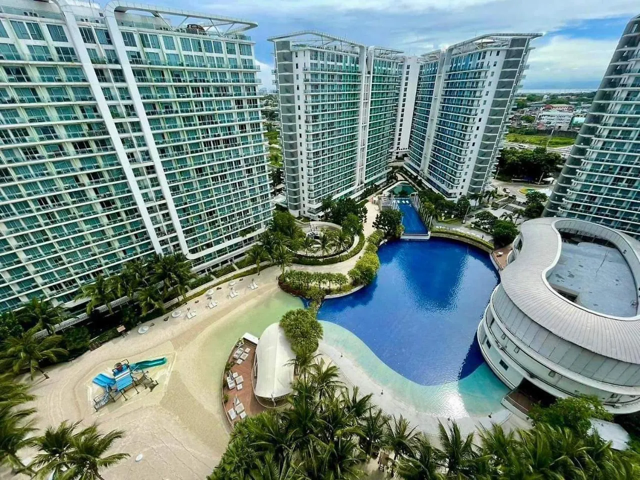 Azure Paranaque Staycation By The Lush - Bahamas Paranaque City